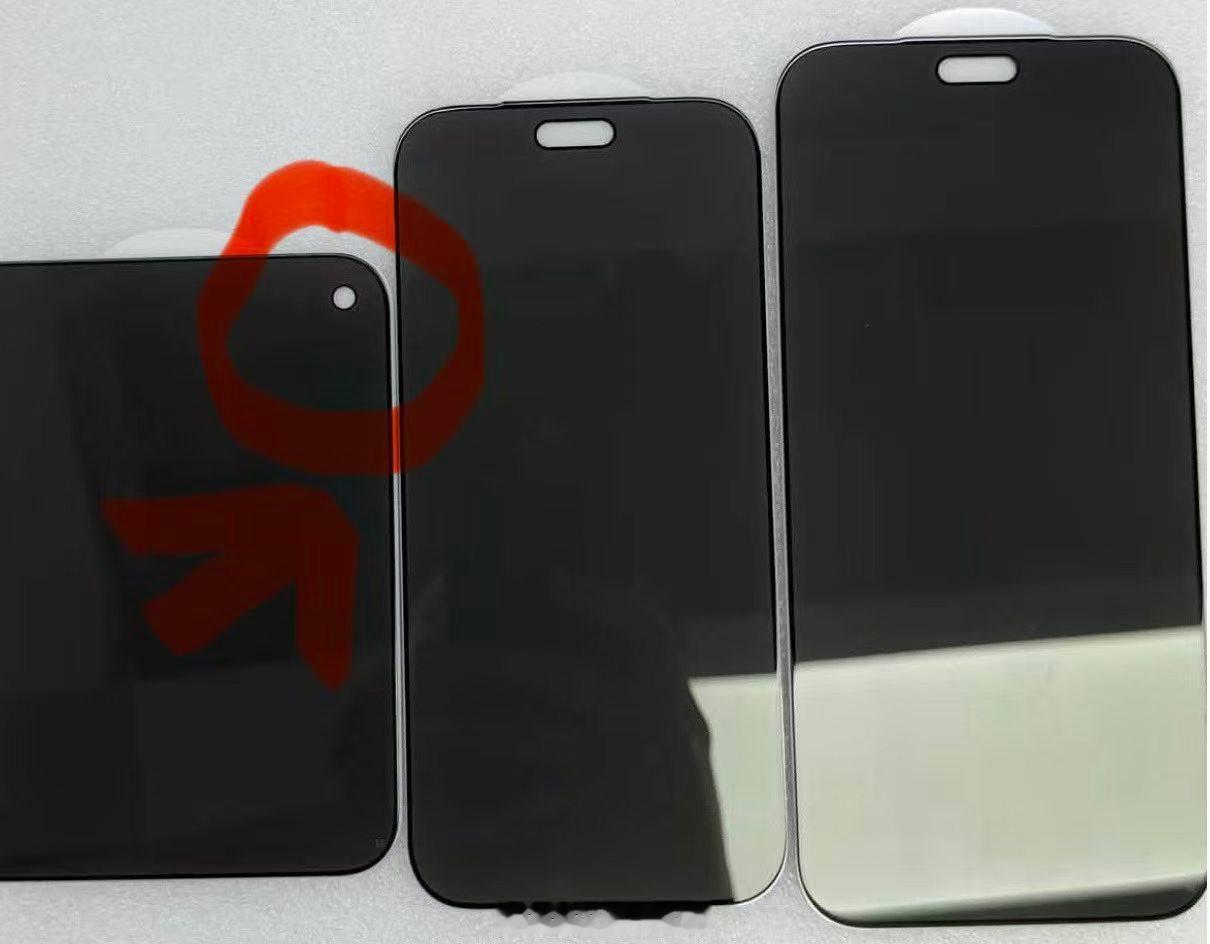 iPhoneUltra正面首次曝光iPhone Ultra 内屏挖孔放在右上角，