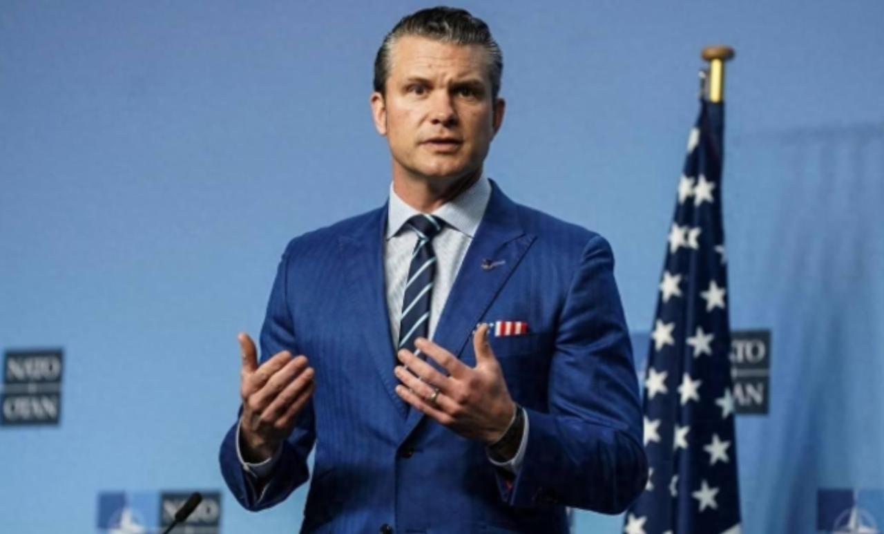 特朗普被伊朗发全球追杀令！不过，美国中情局和美军的反应也真快，追杀令发了不久，伊