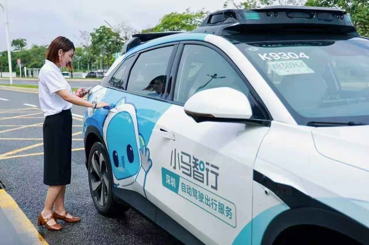 小马智行 5月21日，小马智行第七代广汽埃安霸王龙Robotaxi现身深圳文博会