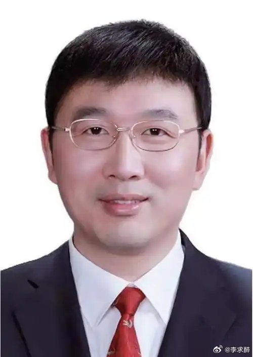 来自四川的科研工作者罗先刚，结束在日本的研修生涯后，2004年毅然选择奔赴西部扎