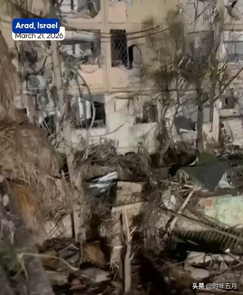 伊朗导弹击中以色列迪莫纳后，受伤人数已升至47人。

迪莫纳是以色列南部的一座城