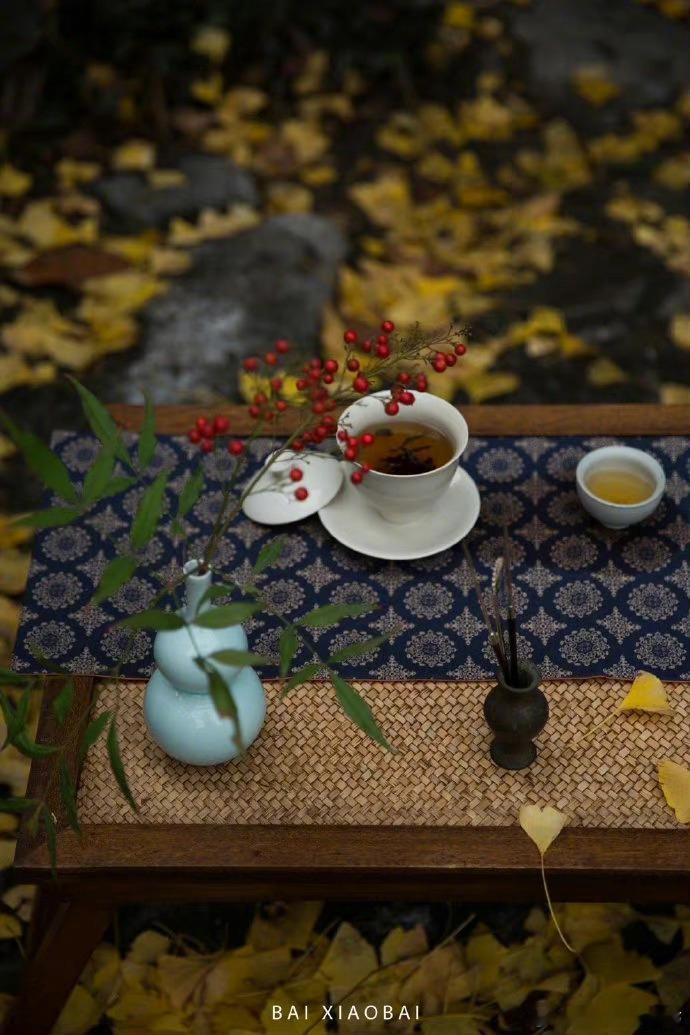 人生不过诗酒茶，能放松，有诗书，有酒喝，有茶喝，这样的日子就是好日子。     