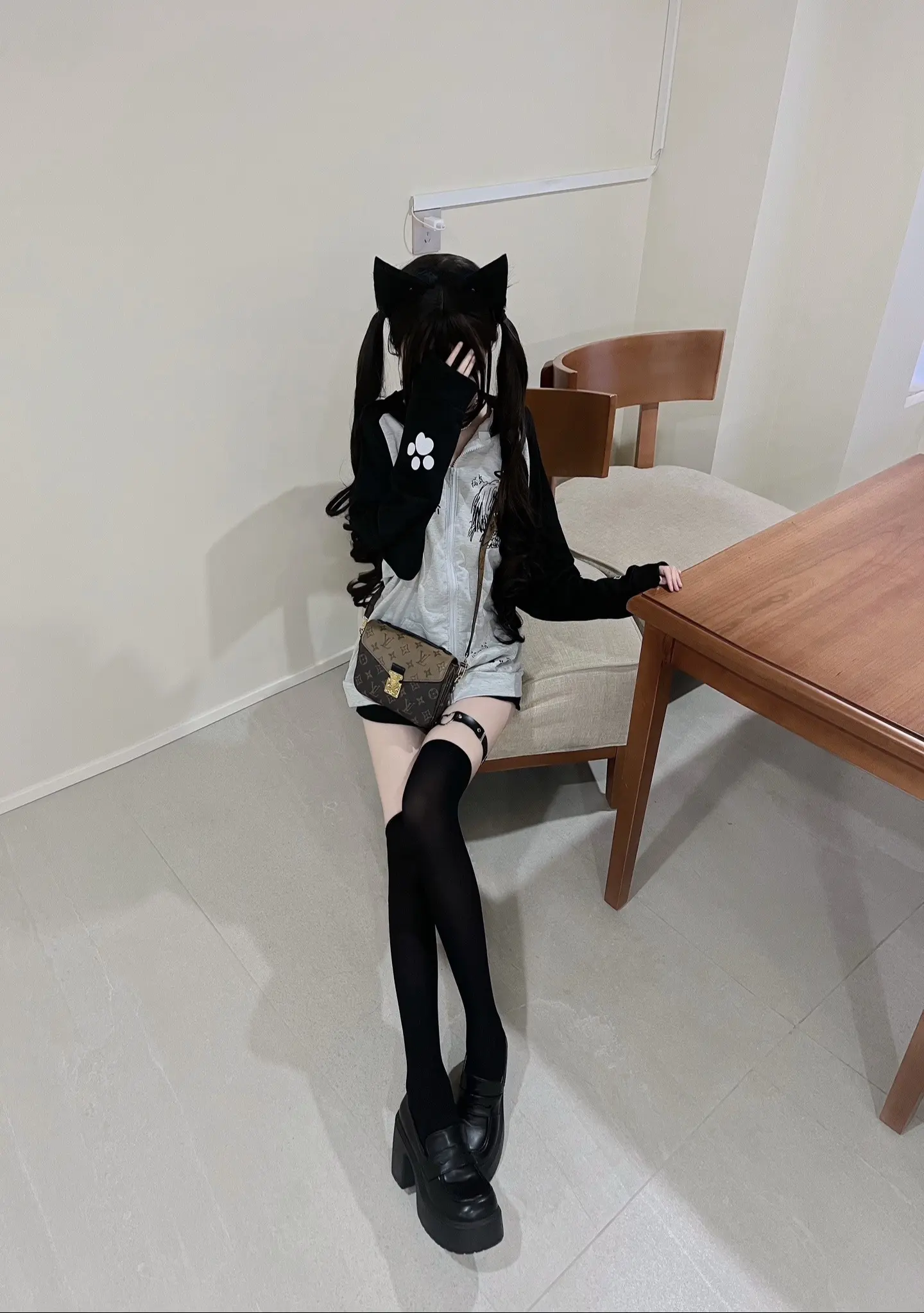 你说痛苦是场雨 那么我成为你的伞。