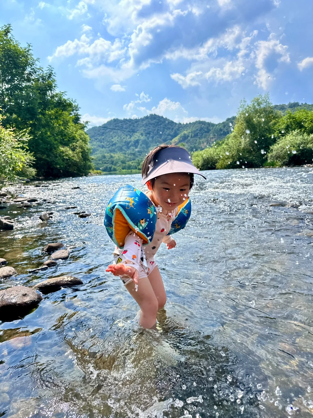 夏日溯溪指南｜我去没有天花板的地方玩水啦