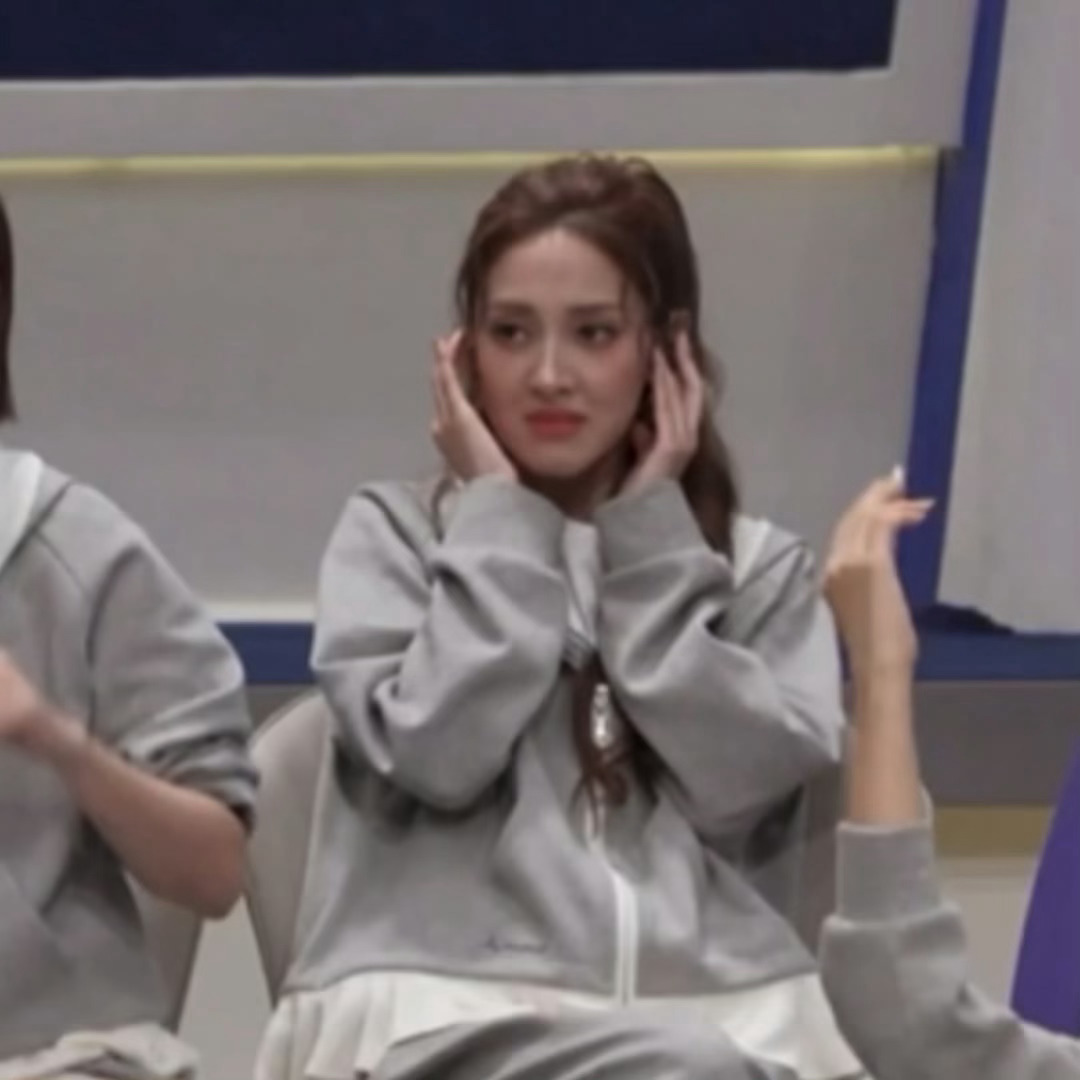 浪姐小考 集体丧失表情管理姐姐们的反应都好可爱，每一帧都能当表情包的程度了！乘风