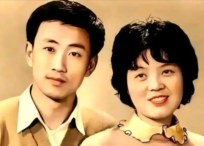 1977年，知青刘小勇考上大学。临走前夜，17岁王爱娟含泪解开衣扣：“小勇哥，你