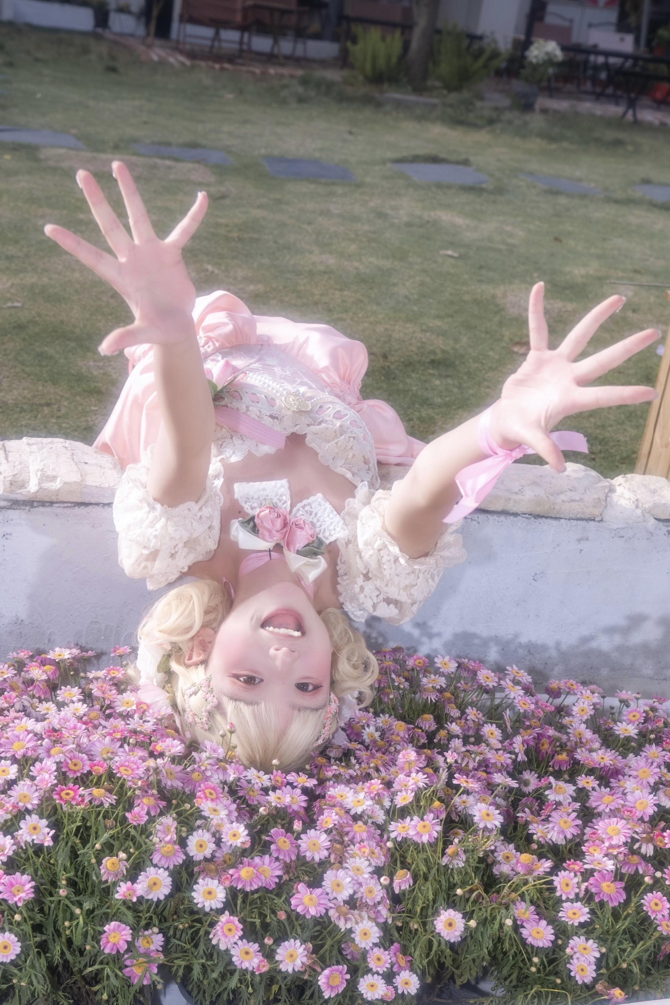 选粉色还是选我。