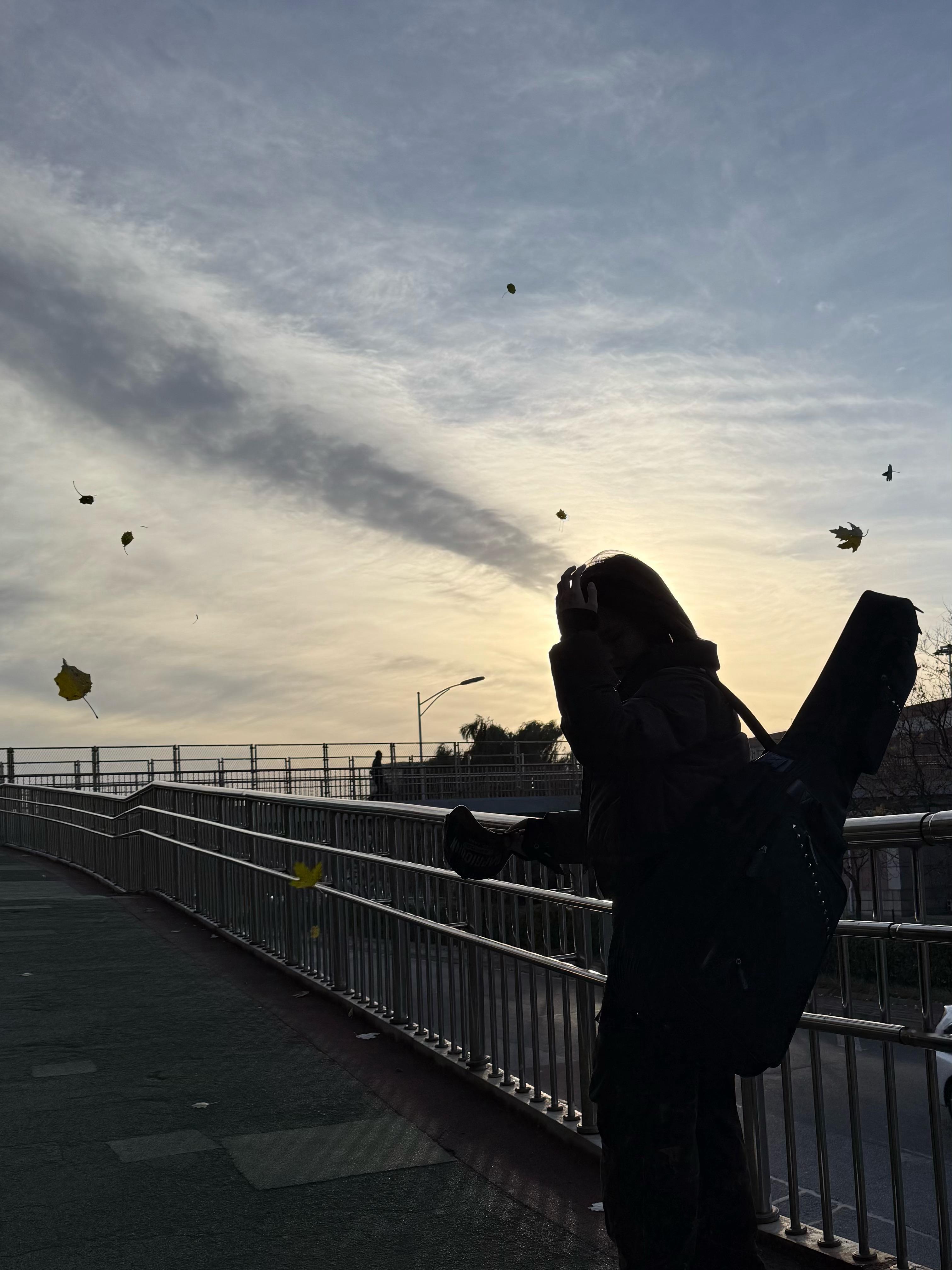 今天是姐姐带我坐地铁去上课的一天🍂 