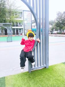 乐观主义是一种积极的人生态度


乐观主义是一种积极的人生态度，它让人们用阳光的