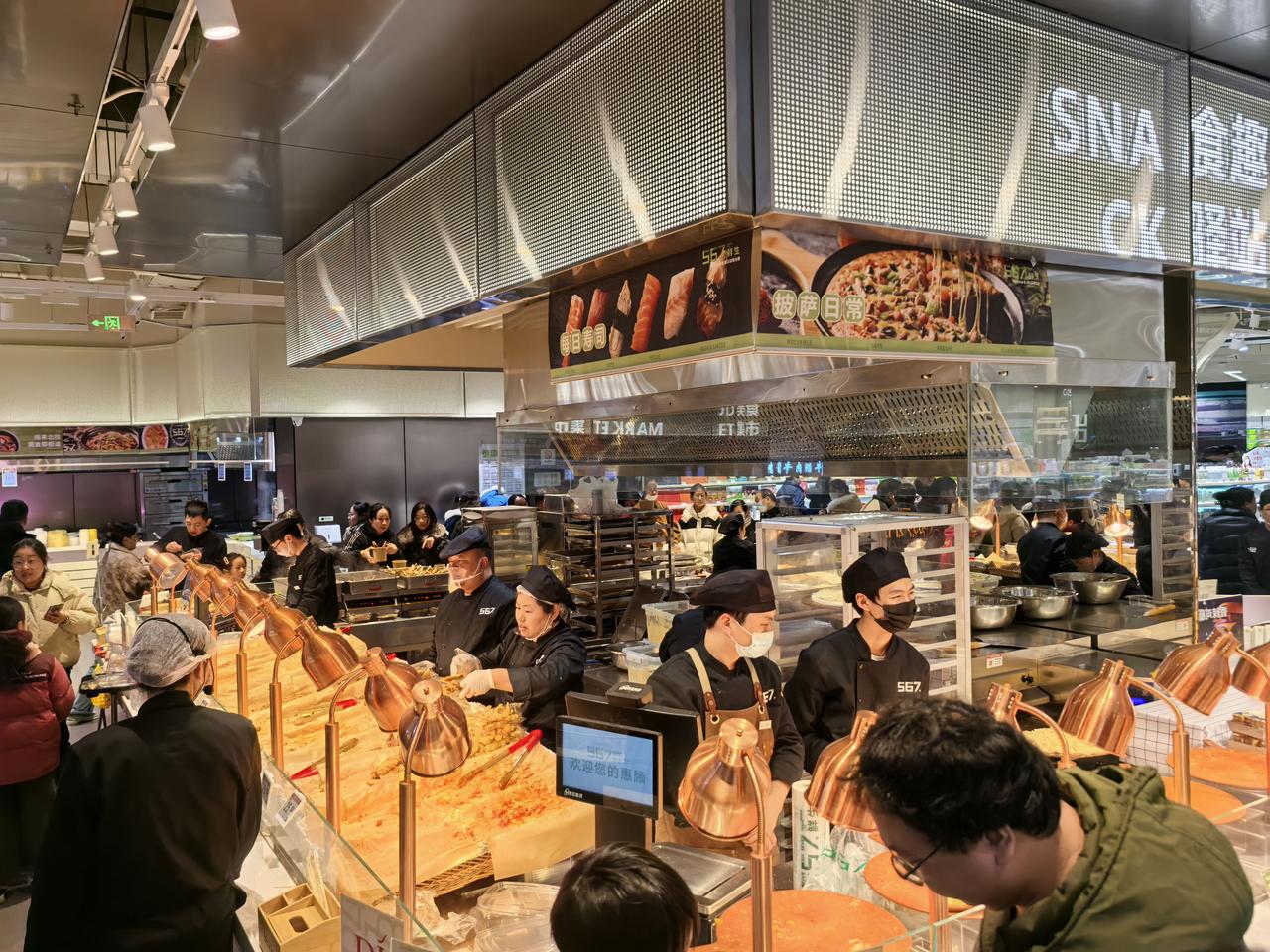 【怎么做一个讨喜的客人】媳妇开店这些年，在店内见到了形形色色的人，有些人进店买不