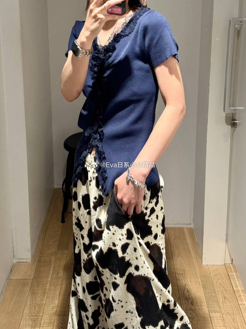 Jeansis蕾丝衫薄薄的，显瘦第一名 