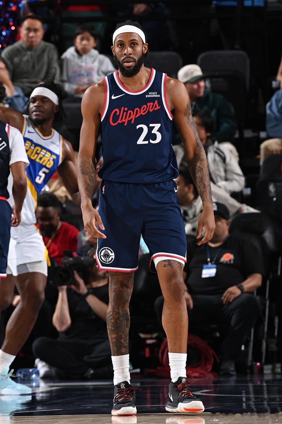 快船前锋以赛亚·杰克逊升级为大概率出战（75%出战可能）。 