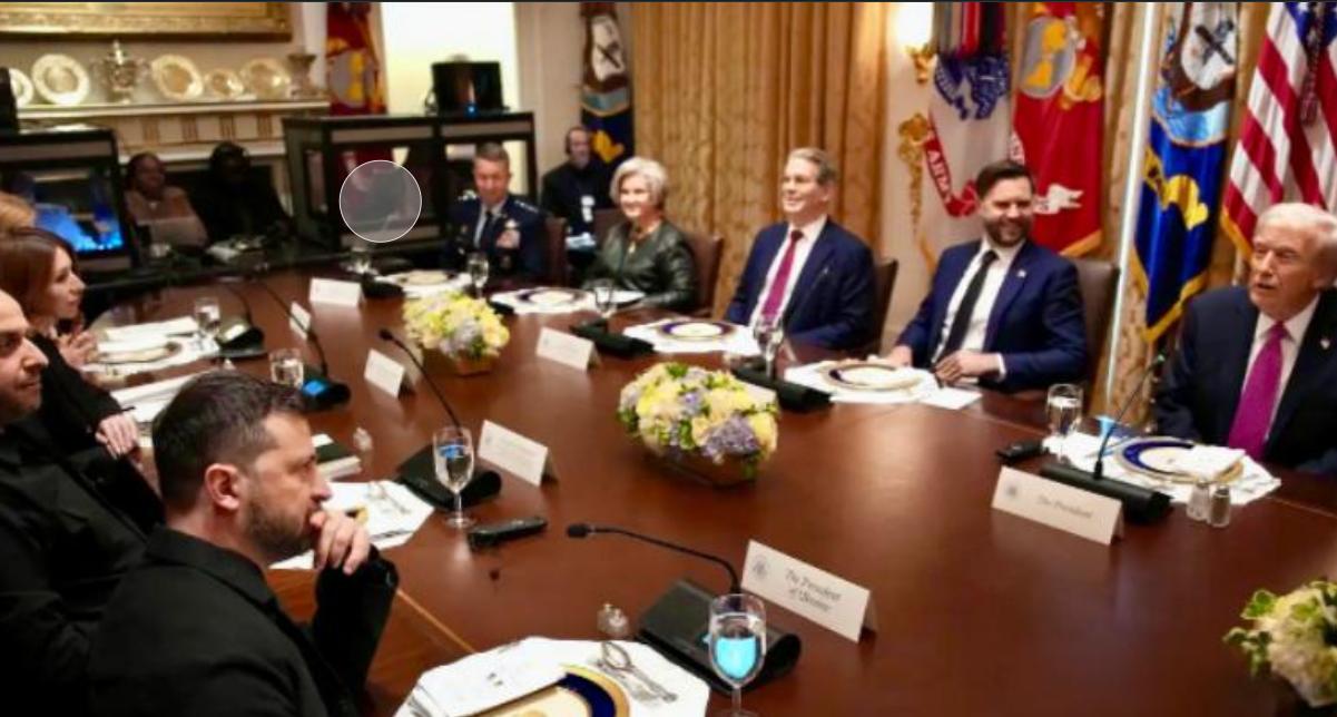 俄乌消息
乌克兰总统泽连斯基周一在巴黎表示，对美国主导修订的乌克兰和平计划感到乐