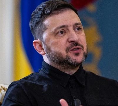 谁说乌克兰战败了，泽连斯基明确表示，乌克兰并没有输，谁也不许说乌克兰“正在输掉战