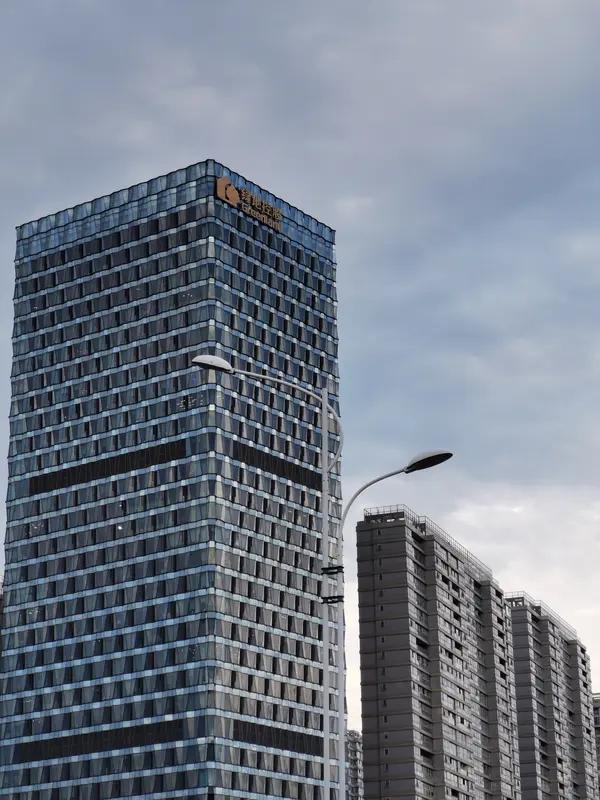 知名房企扎堆“搞科技”，这操作真让人摸不着头脑，到底是真转型还是讲故事呢？
像碧