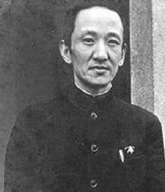 1947年，蒋介石心腹陈布雷的女儿因通共嫌疑被捕，毛人凤将此事告诉陈布雷时，他却