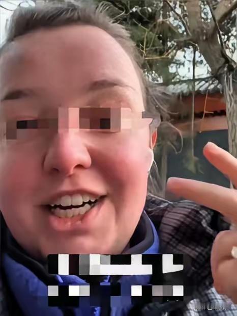 英国姑娘打飞的来中国看病，这对比也太颠覆认知了！

26岁的艾米莉胃疼难忍，在英