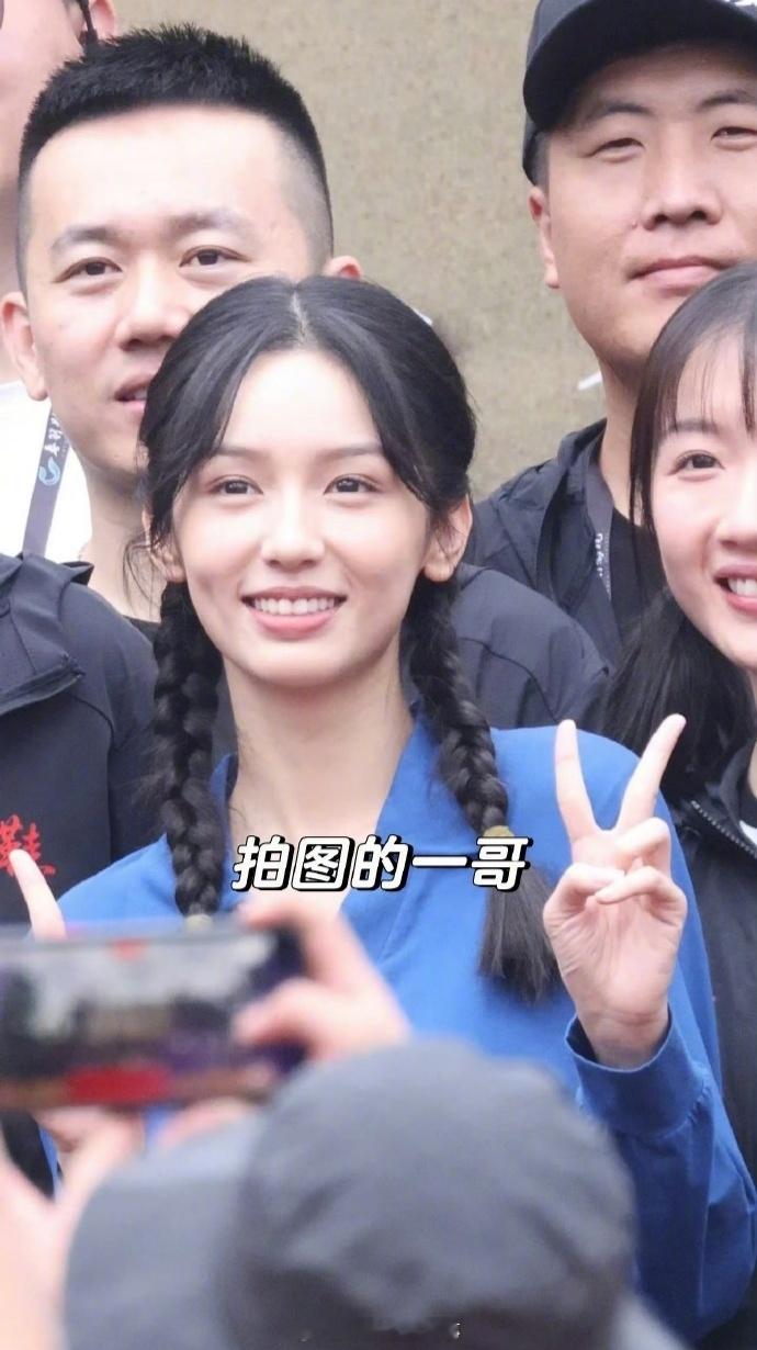 周也王子奇红舞鞋开机同框 周也王子奇《红舞鞋》今日开机照，期待~ ​​​