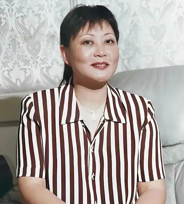 杨蕾，20多年前的她，常和黄宏、郭达、郭冬临这些著名笑星同台演出，在央台春晚、元