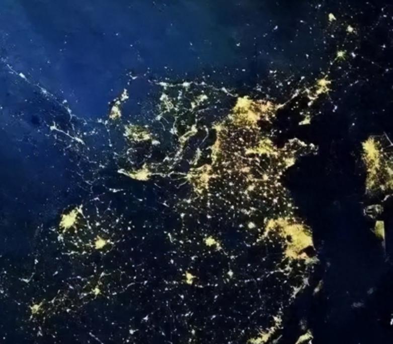 为何中国宁愿把电力输向越南，让越南夜晚灯火辉煌，却对朝鲜几乎绝不供电？要想明白这