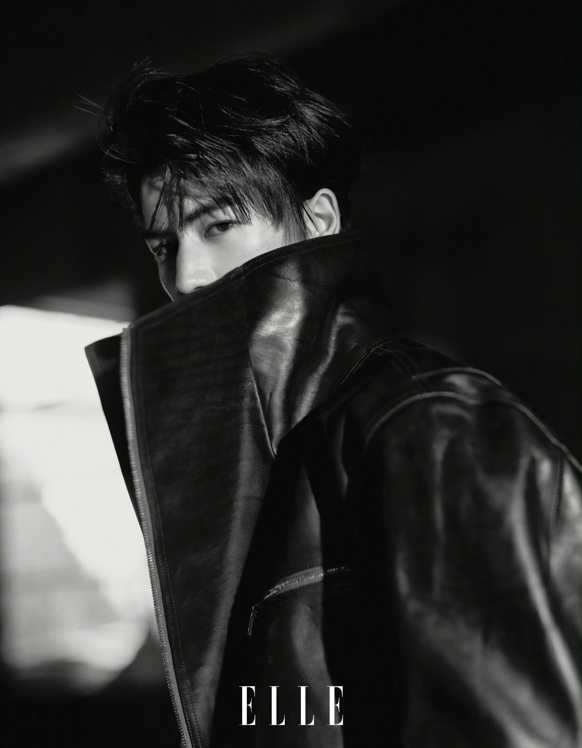 张凌赫杂志销售战报来了！！1分钟销量破9w+本，销售额破400万！10分钟销量破