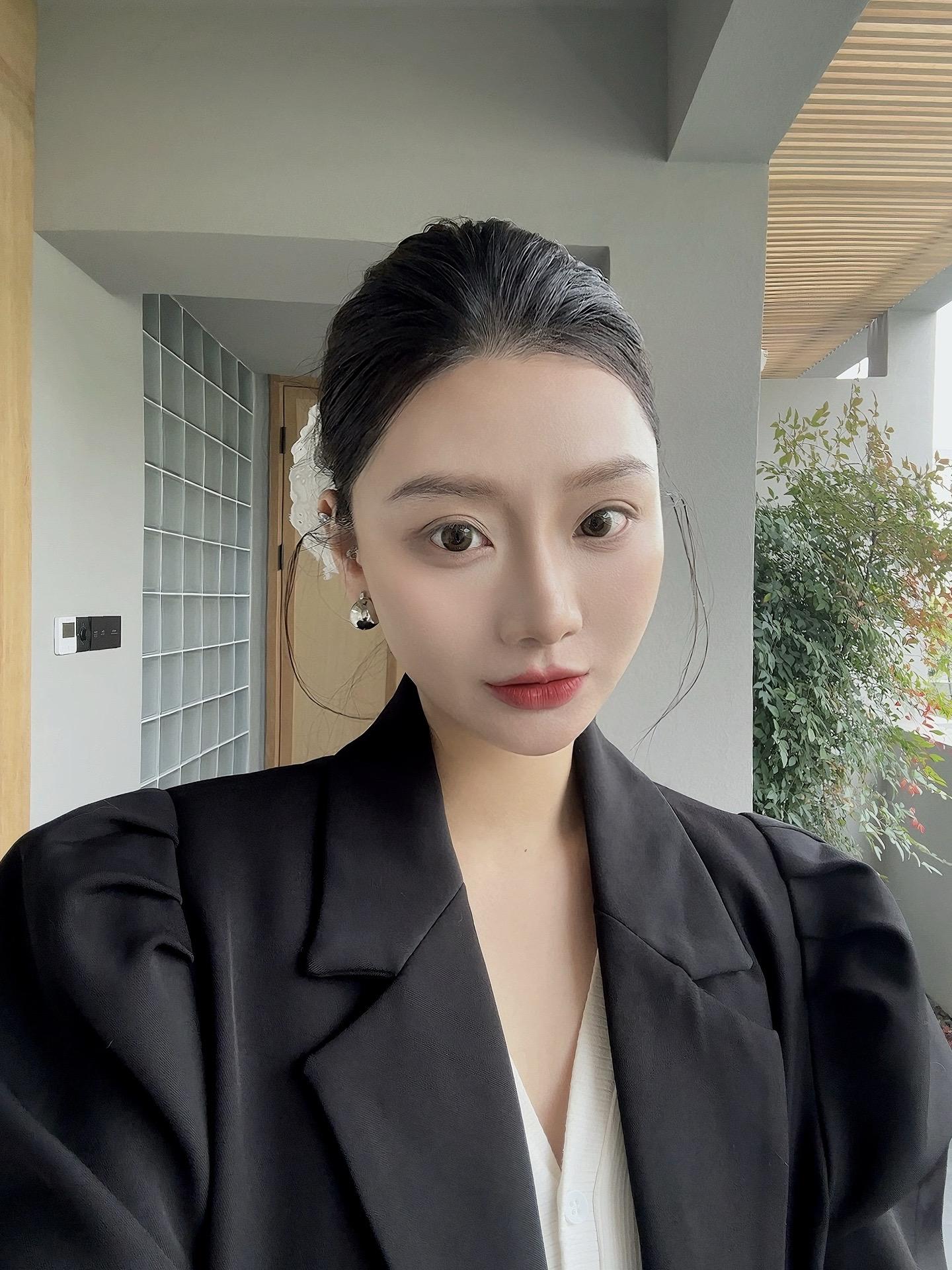 纯爱没有市场 而我是你的主场。