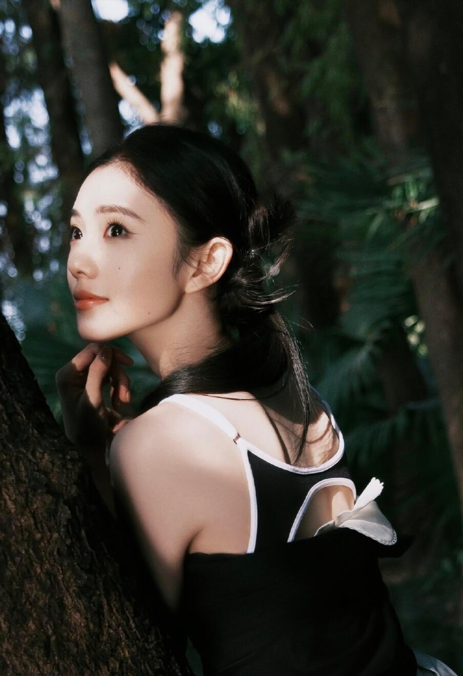 刘浩存放大之后更美了刘浩存刘浩存绝了啊，放大怼脸都好看！ 