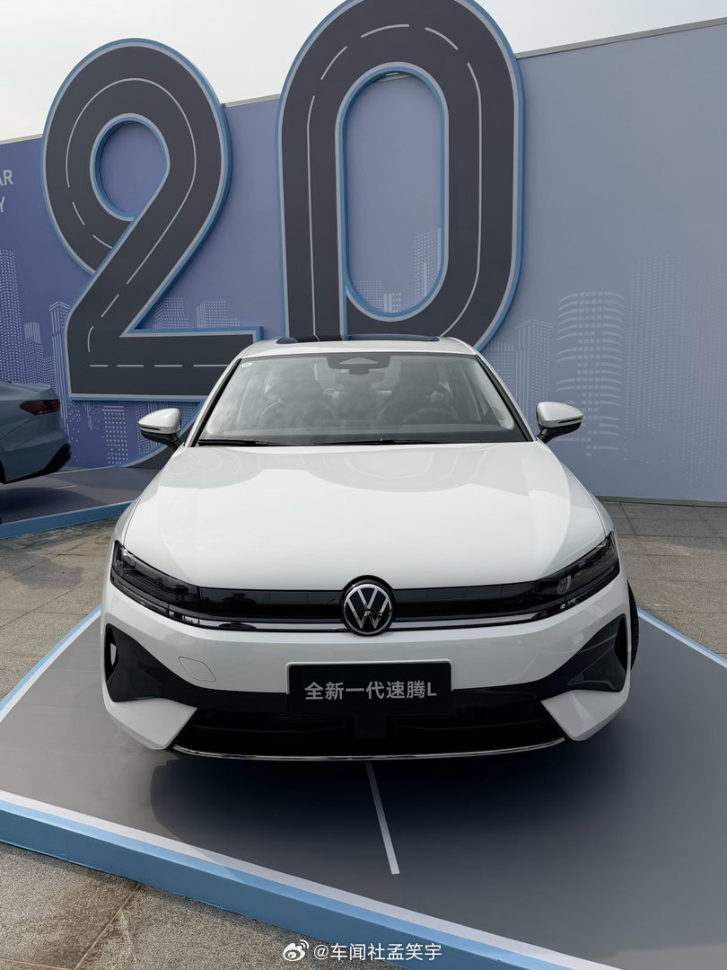 两张速腾的前脸，你们喜欢哪一个？ 厦门·奥林匹克体育中心-凤凰体育馆