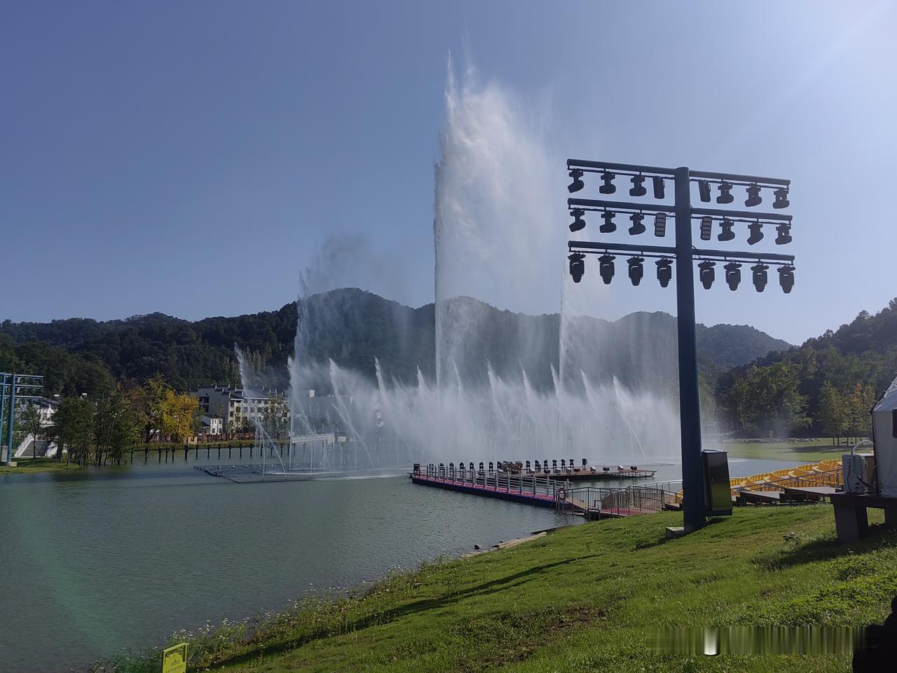 身边朋友趣事，太有意思了，分享给大家，期待赢得一笑也能快乐各位。

因要好朋友有