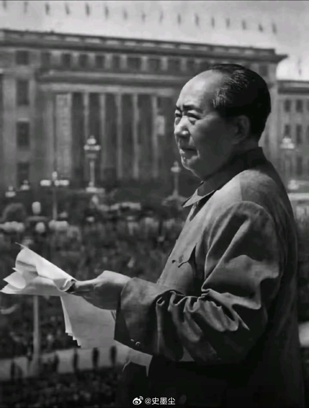 毛主席的斗争思想是给中国传统文化中注入的最宝贵的思想。中国之所以能从百年苦难中走