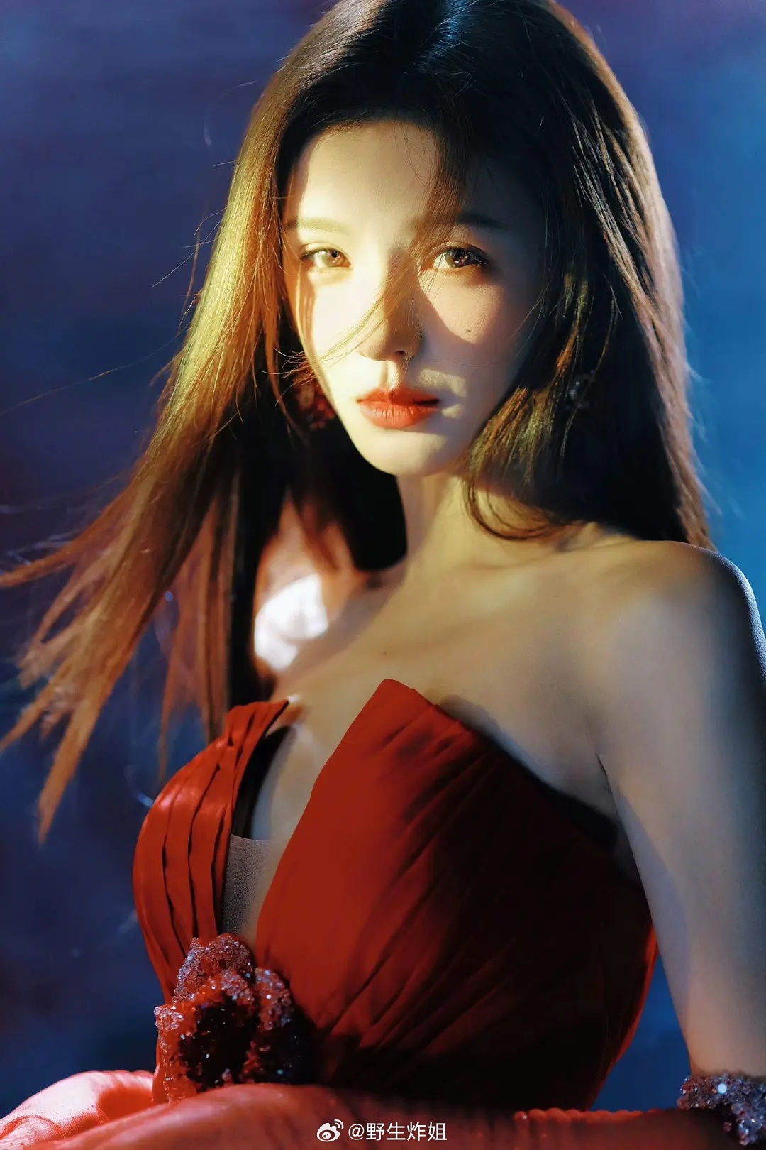 张予曦elle出图 红色衣服真的很惊艳 ​​​