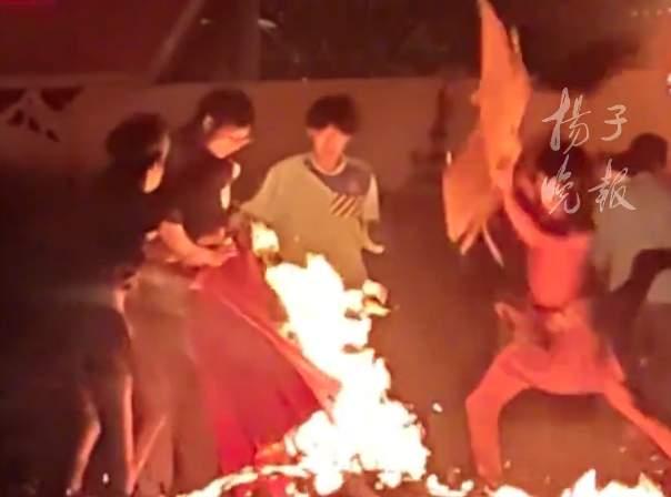江湖不是打打杀杀，是人情世故，但安全这根弦要是松了，管你什么人情，都得现原形。