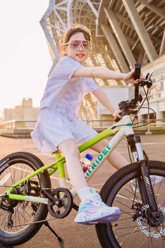谁懂啊，🚴‍♀️骑行少女像风一样自由
