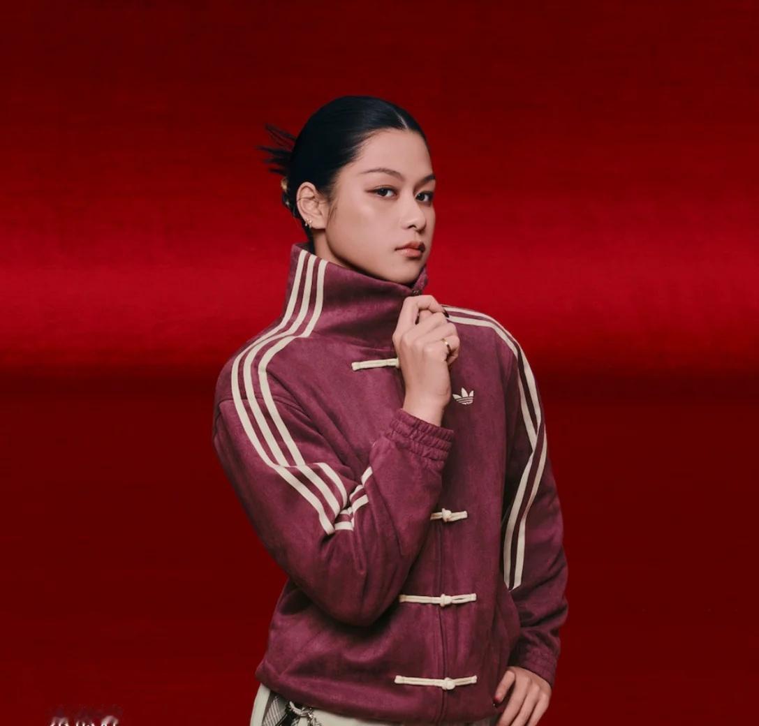 新中式🀄️
我们小鱼就这样又美又帅[心心眼R][心心眼R]
余依婷 新中式 华