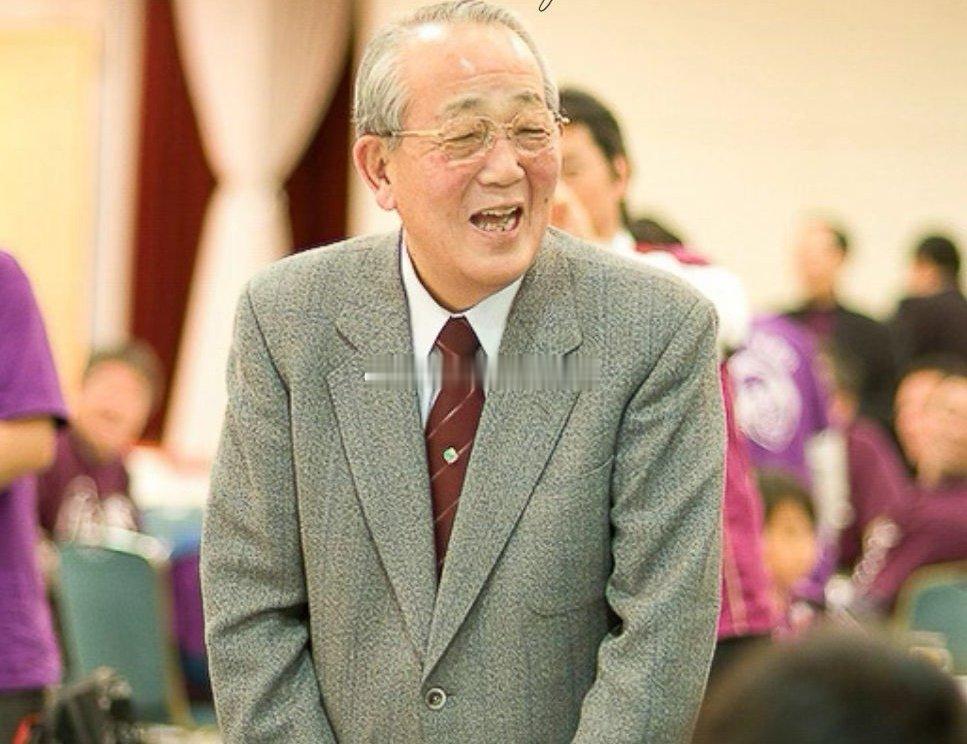 "心在哪里"。稻盛先生不假思索，脱口而出："心是良心。"天天不懈努力，钻研创新，