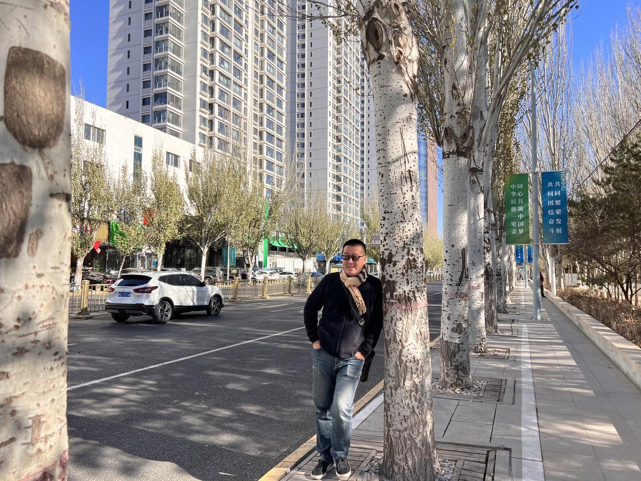 为何说在呼和浩特街头感受到了冷风中自由？两年前在呼和浩特的街头拍下了这样一种照片