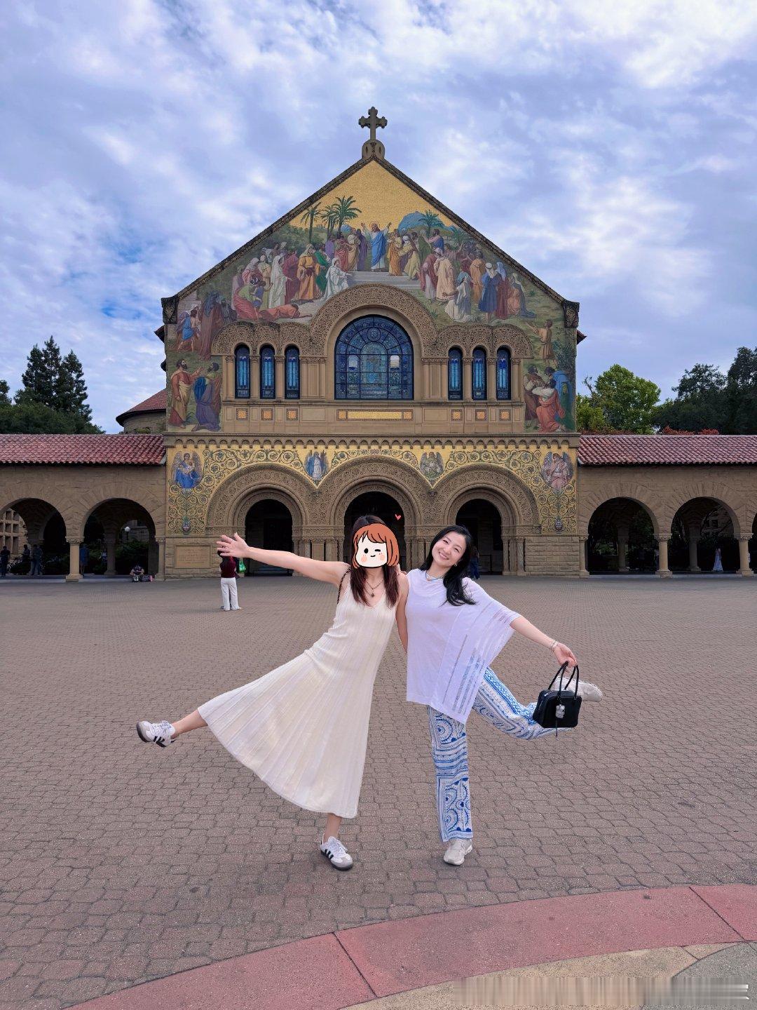 果然旅游景点还是要有朋友来玩才会去打卡去了斯坦福几百次，第一次上胡夫塔 