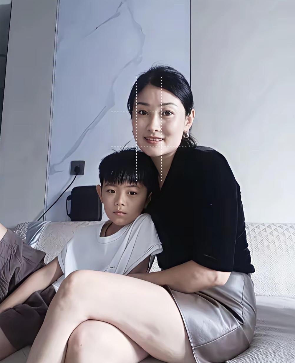 很多离婚后的女人，都听过前夫这句特别体面的话：以后我就少来看孩子了，为了不耽误你