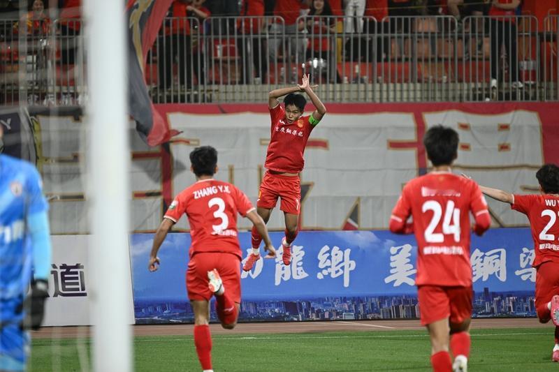 U23国足与越南的这场比赛，这三人功劳最大
一，向余望似乎更配的上首发，向余望那