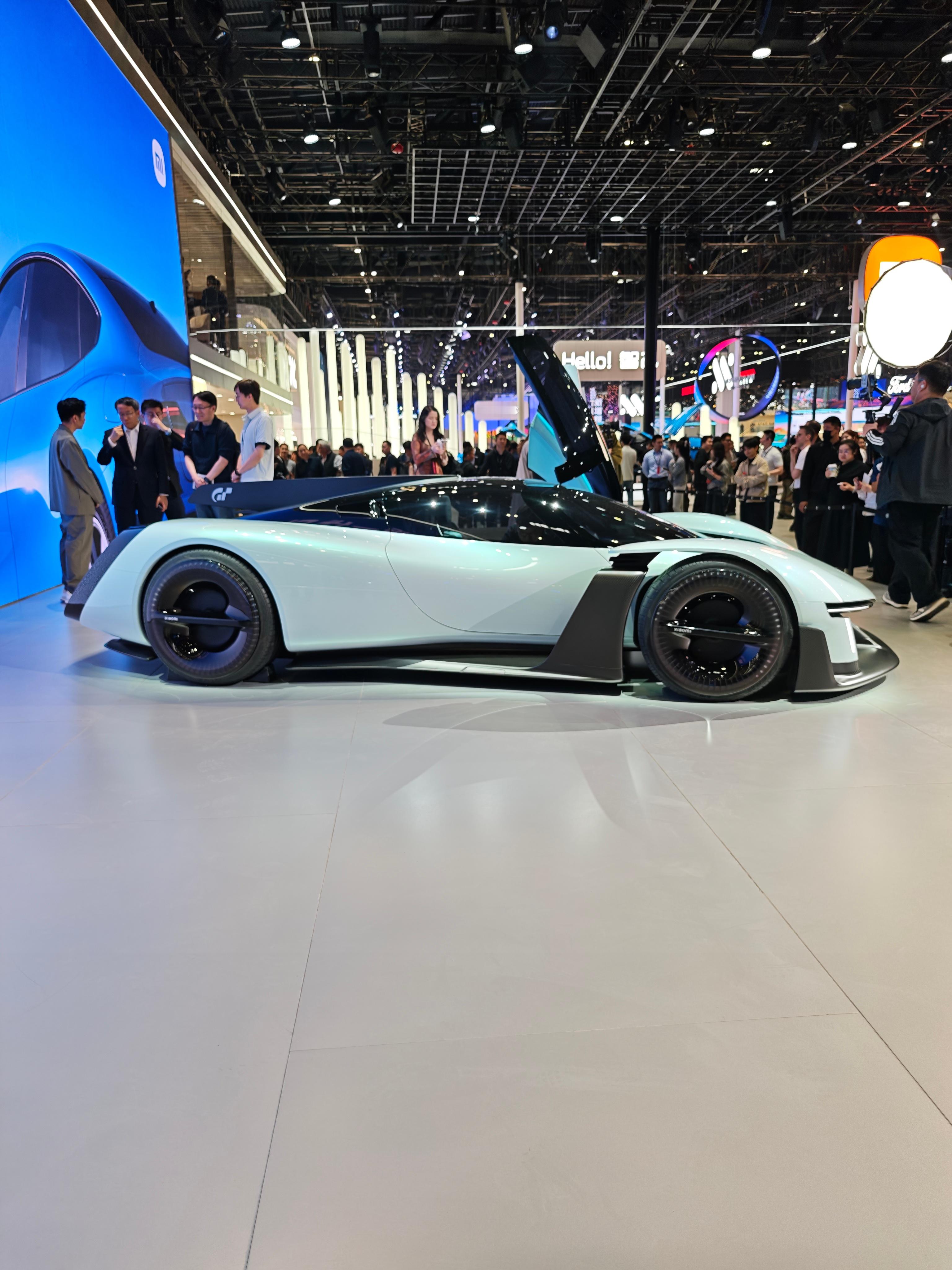 小米Vision GT视觉冲击力好强偶遇小米首席设计师李田原和小米汽车副总裁李肖