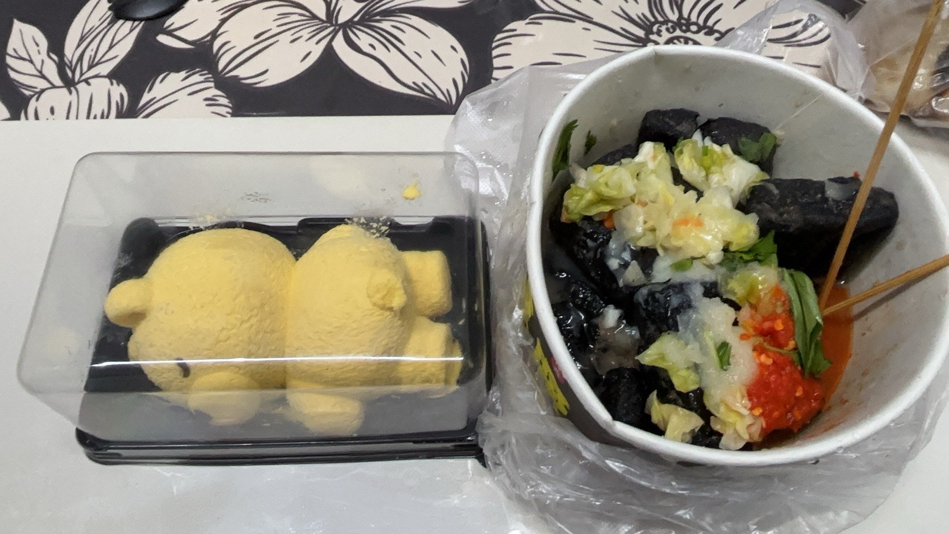 一个臭，一个甜，两种口味混搭