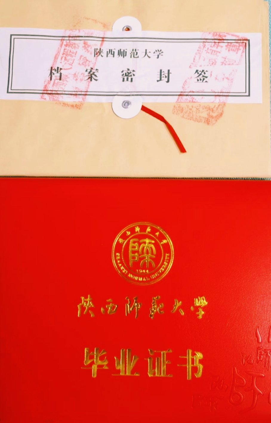 高考语文答案 ，2026高考语文刚考完，网上已经一堆"答案解析"在飞了。先说清楚