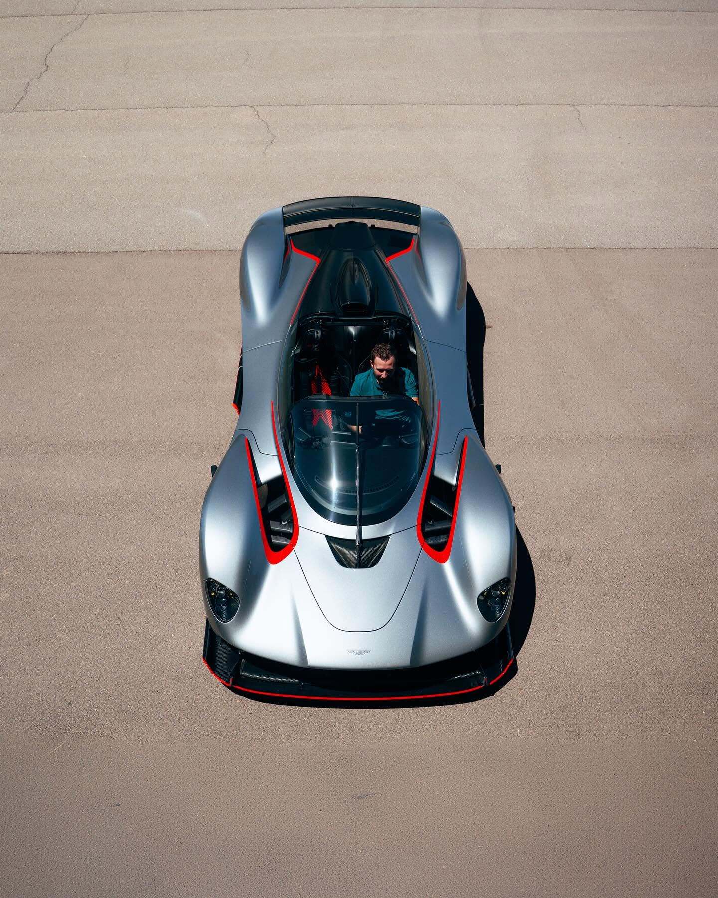 Aston Martin Valkyrie Spider阿斯顿马丁astonma