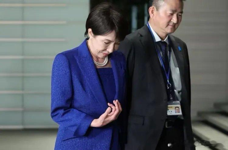 【高市早苗病情恶化，就医检查】据环球网援引日本媒体报道，日本首相高市早苗2月13