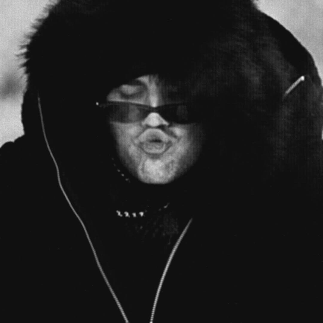 JustinBieber[超话]   •  贾斯汀比伯  老哥的假日日常❄️🐶