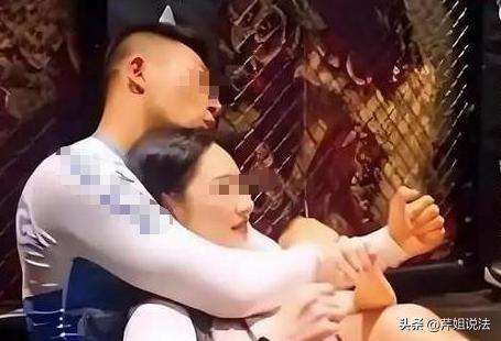 福建永安，女子郭某欠小某钱还不上，小某引诱郭某做色情服务的交易，他负责给郭某介绍