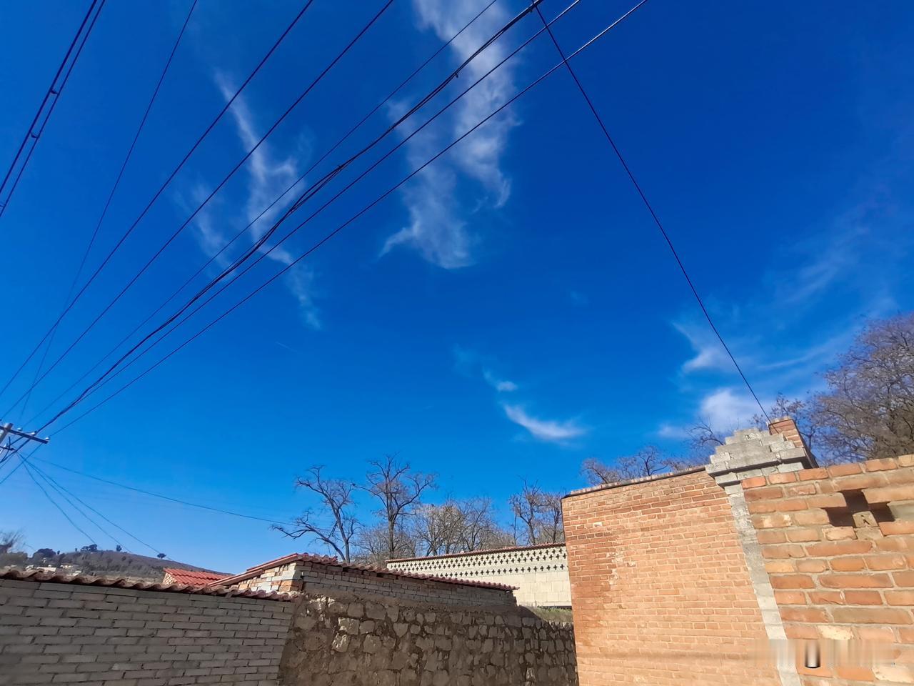 什么是治愈这迷茫生活的良药呢？
回到你的家乡，
回到小时候呆的地方，
去找找答案