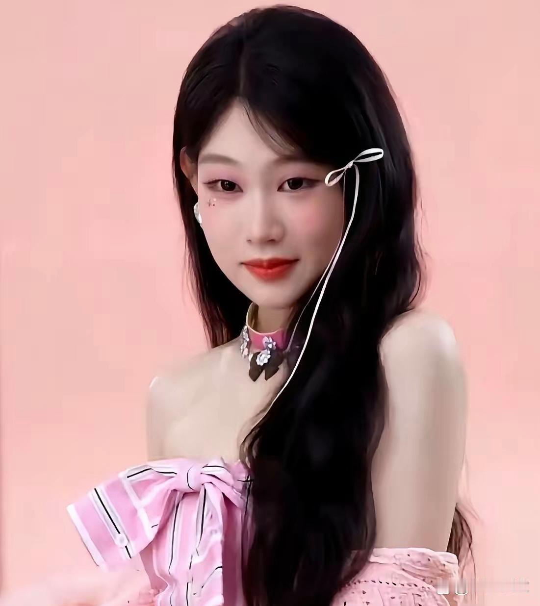 看着沈佳润那张脸，网友说面相骗不了人，这次我是真信了。
昨天跟毛不易搭档，那么大