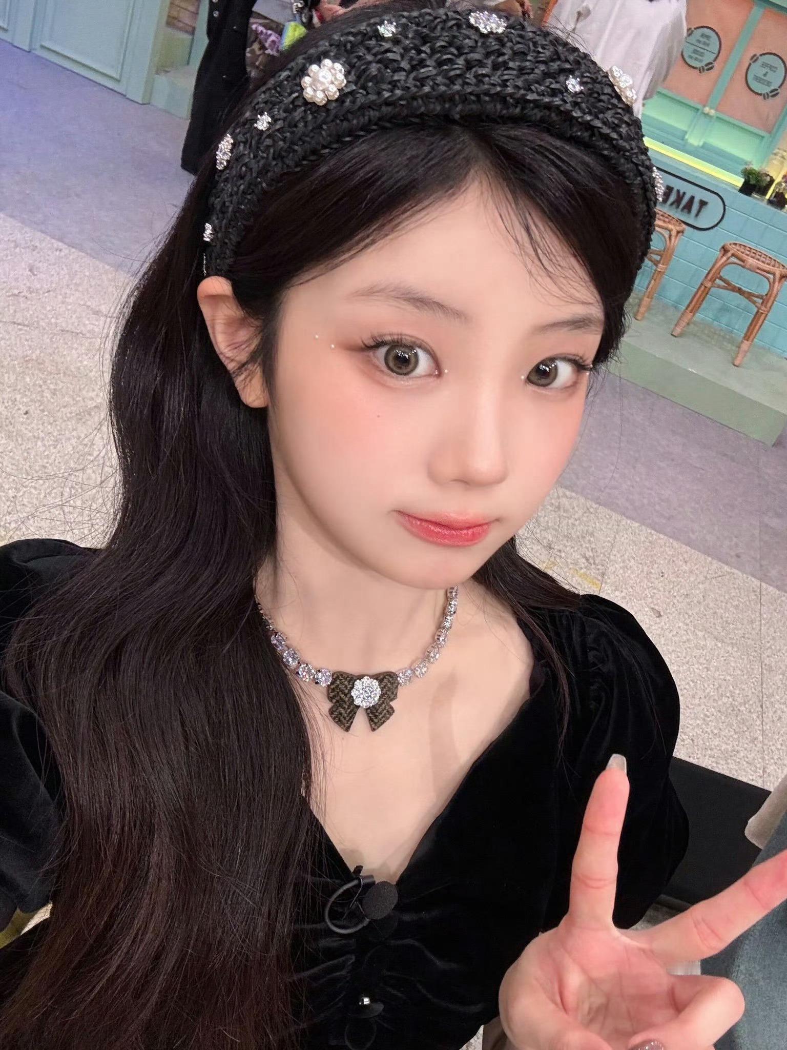 李沅禧𝑾𝒐𝒏𝒉𝒆𝒆の自拍集🐱🍓🥐 ​​​