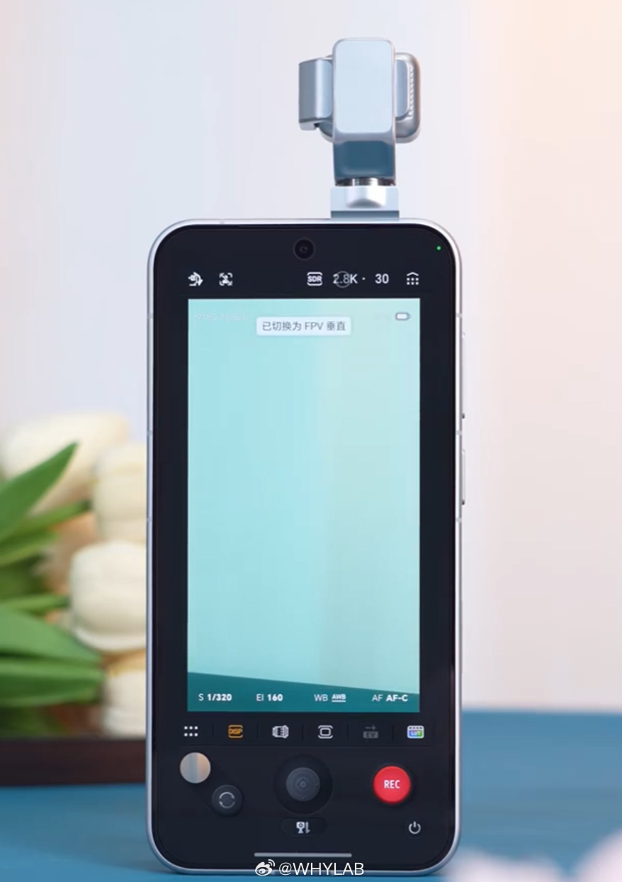 全球首款机器人手机今日发布已经体验过一阵子荣耀 Robot Phone 了，相当